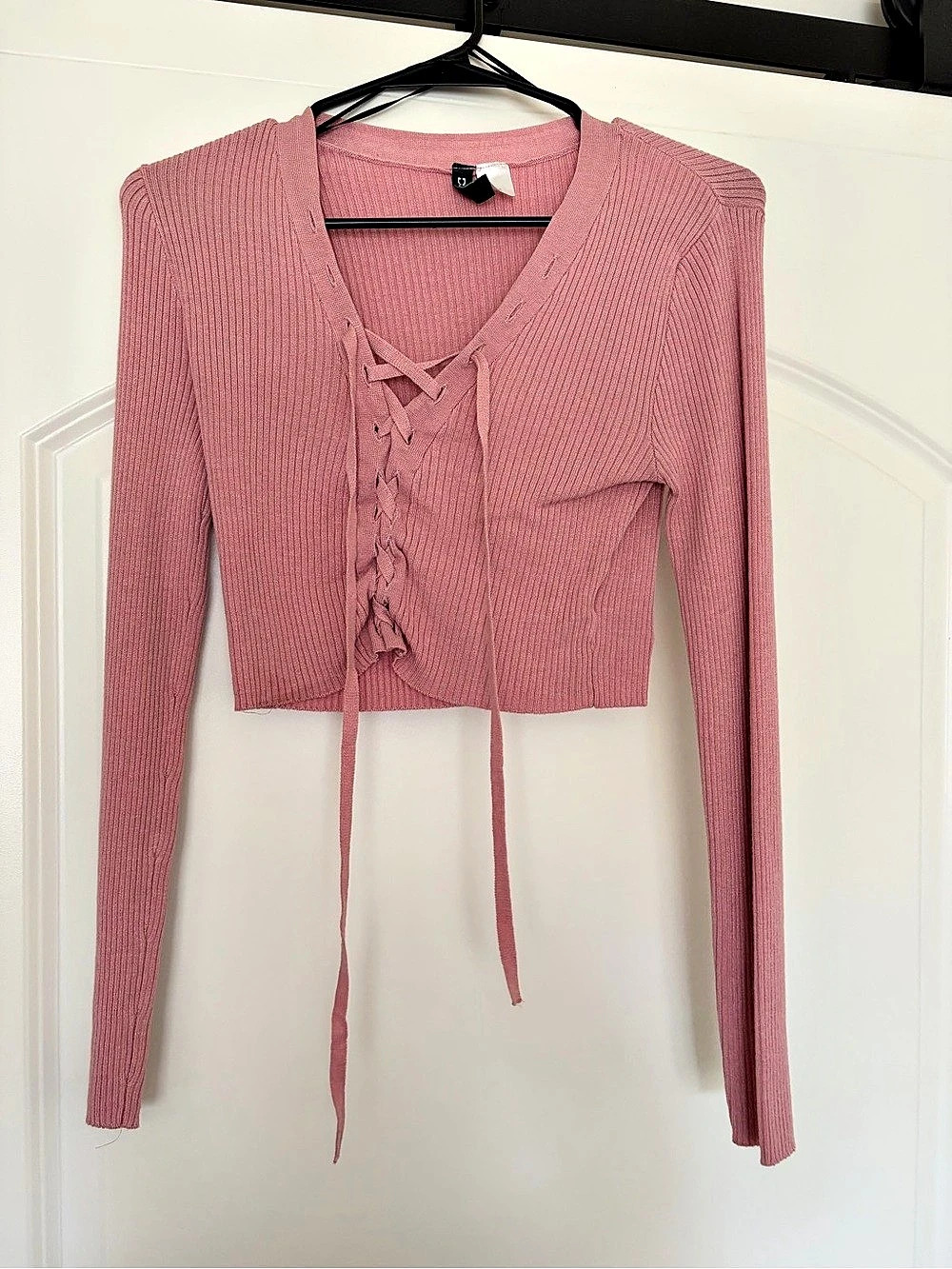 H&M Divided Pink Lace-Up Cropped Sweater Size Small